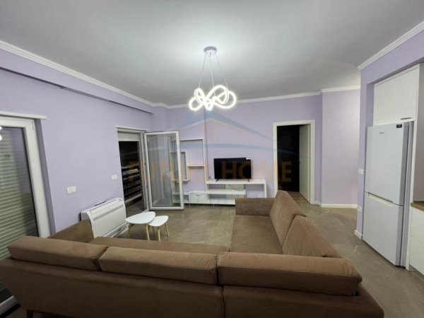 Tirane, jepet me qera apartament 1+1 Kati 4, 63 m² 600 € (Pazari I ri)
