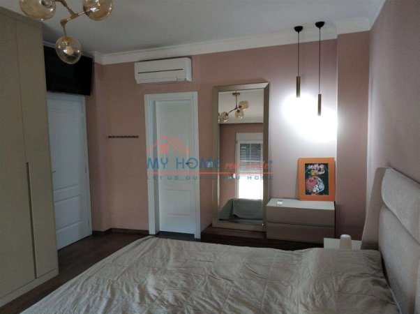 Tirane, jepet me qera apartament 2+1+Ballkon Kati 5, 110 m² 1.100 € (Myslym Shyri)