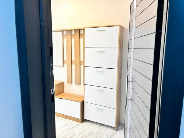 Tirane, jepet me qera apartament 1+1 Kati 7, 70 m² 550 € 