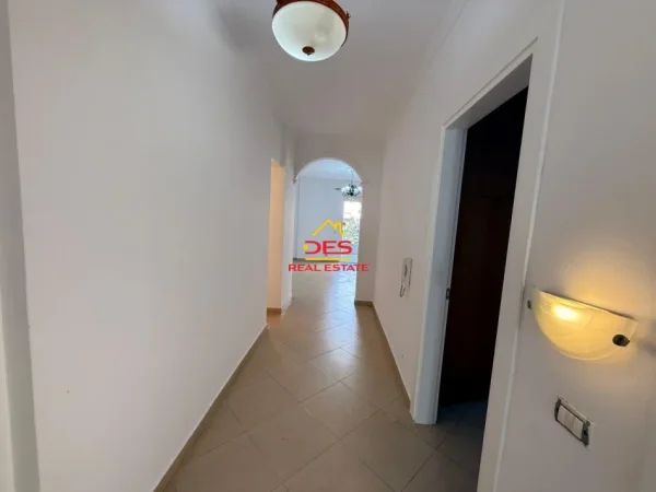 Vlore, shitet apartament 2+1+Ballkon Kati 2, 102 m² 165.000 € (Rruga gjergj Arianiti)