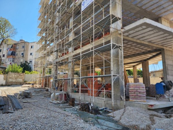 Tirane, Liste me oferta apartament 2+1+Aneks+Ballkon , 