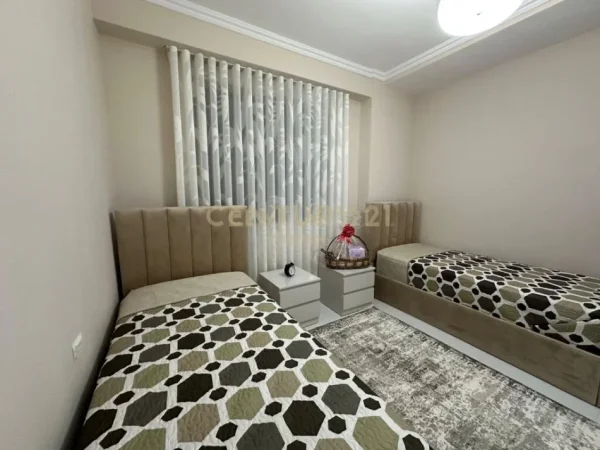 Tirane, jepet me qera apartament 2+1 Kati 7, 95 m² 600 € (Urban Gate)