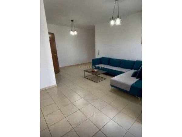 Tirane, jepet me qera apartament 2+1 Kati 3, 120 m² 600 € (Prane Fondacionit Eleonore)
