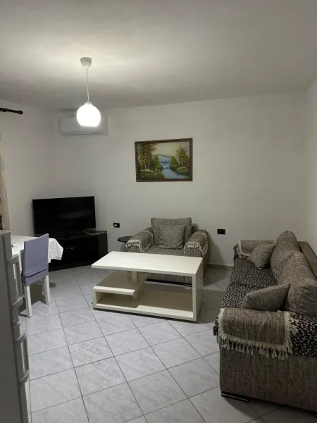 Tirane, jap me qera shtepi 1+1 Kati 1, 60 m² 480 € 