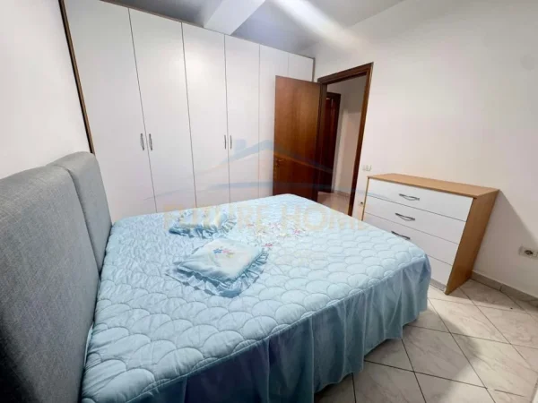 Tirane, jepet me qera apartament 2+1 Kati 2, 92 m² 450 € 