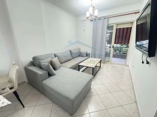 Tirane, jepet me qera apartament 2+1 Kati 2, 92 m² 450 € 