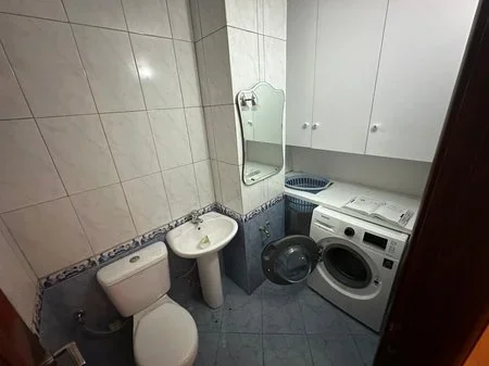 Tirane, jap me qera apartament 2+1+Ballkon Kati 6, 100 m² 750 € (Rruag e kavajes)