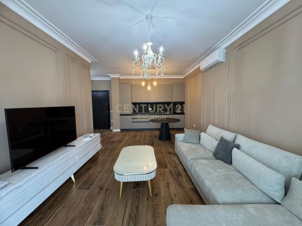 Tirane, jepet me qera apartament 2+1+Aneks+Ballkon Kati 1, 104 m² 1.200 € (Liqeni i Thate , prane spitalit veterinar)