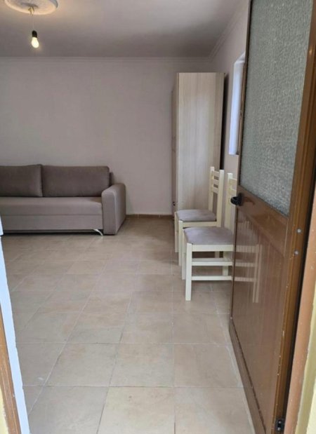 Tirane, jepet me qera apartament 1+1 Kati 1, 40 m² 250 € (RRUGA HALIL BEGA)