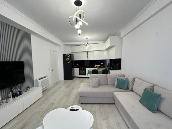 Tirane, jepet me qera apartament 2+1+Ballkon Kati 9, 110 m² 600 € (sokrat miho)