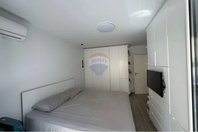 Tirane, jepet me qera apartament 2+1 Kati 3, 95 m² 1.100 € (Blloku)