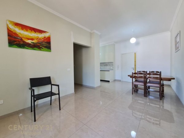 Tirane, jepet me qera apartament 2+1+Aneks+Ballkon Kati 3, 120 m² 750 € (Perballe Spitalit American 3)