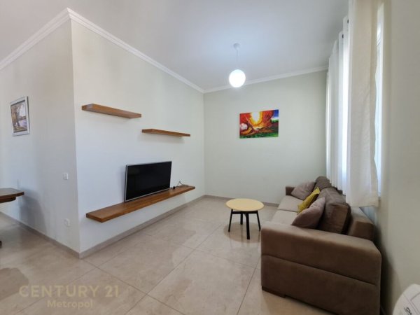 Tirane, jepet me qera apartament 2+1+Aneks+Ballkon Kati 3, 120 m² 750 € (Perballe Spitalit American 3)
