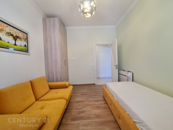 Tirane, jepet me qera apartament 2+1+Aneks+Ballkon Kati 3, 120 m² 750 € (Perballe Spitalit American 3)