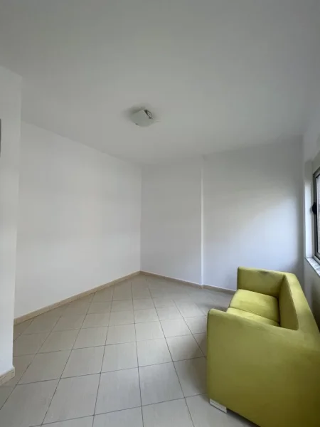 Tirane, shitet apartament 2+1+Ballkon Kati 5, 99 m² 130.000 € (Rruga 3 deshmoret)