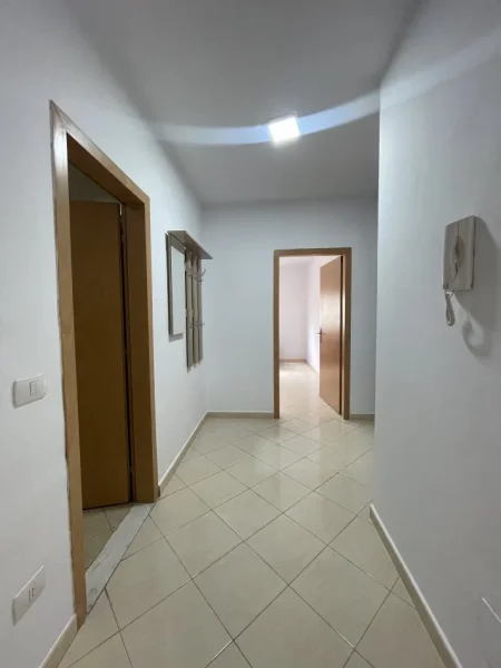 Tirane, shitet apartament 2+1+Ballkon Kati 5, 99 m² 130.000 € (Rruga 3 deshmoret)