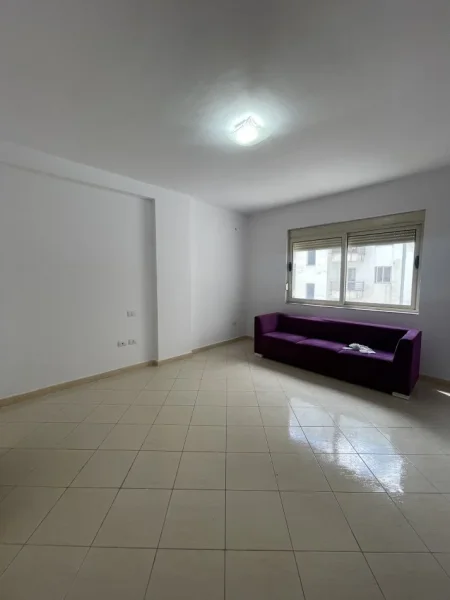 Tirane, shitet apartament 2+1+Ballkon Kati 5, 99 m² 130.000 € (Rruga 3 deshmoret)