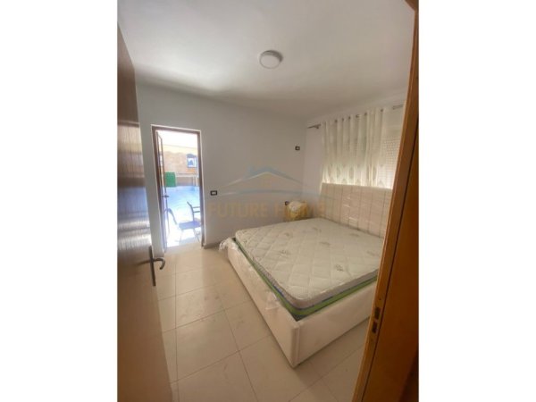 Tirane, jepet me qera apartament 1+1 Kati 2, 60 m² 600 € (Rruga Fortuzi)