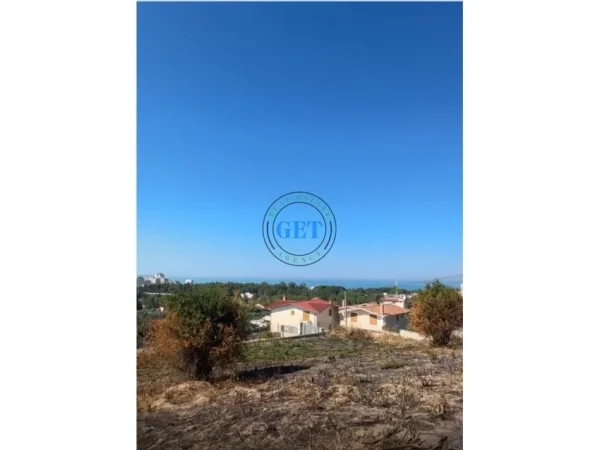 Durres, shitet toke , 1.300 m² 170.000 € (Shkallnur)