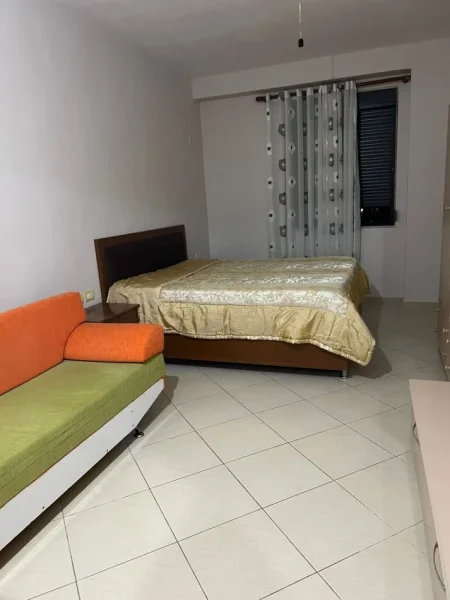 Tirane, jepet me qera apartament 1+1 Kati 4, 70 m² 410 € (RRUGA BULEVARD KASHAR)