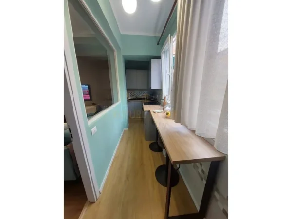 Tirane, jepet me qera Vile 3+1 Kati 1, 160 m² 1.200 € 