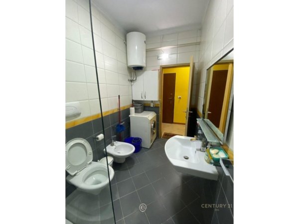 Tirane, jepet me qera apartament 2+1+Aneks+Ballkon Kati 2, 102 m² 750 € (Kompleksi Halili)