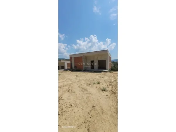 Tirane, shes Vile 3+1+Aneks+Ballkon Kati 1, 363 m² 520.000 € (Mullet)