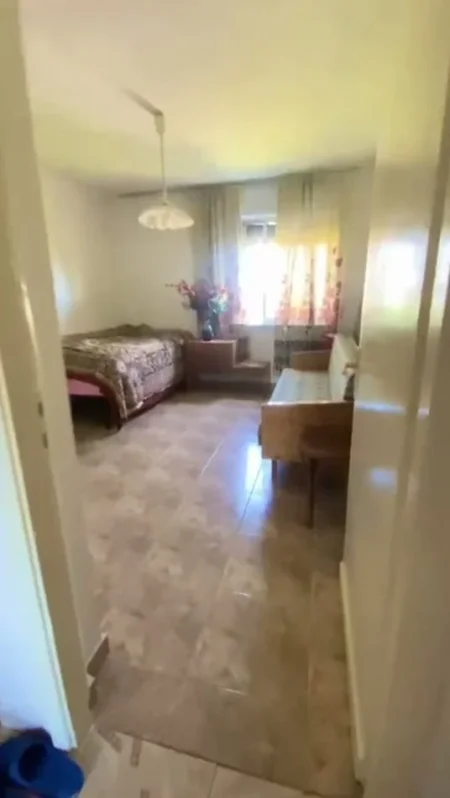 Tirane, jepet me qera apartament 1+1 Kati 1, 600 € 