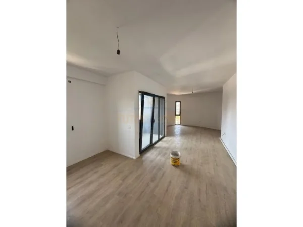 Tirane, shes apartament 2+1 Kati 5, 128 m² 217.600 € (Oasis Residence, Unaza e Re)