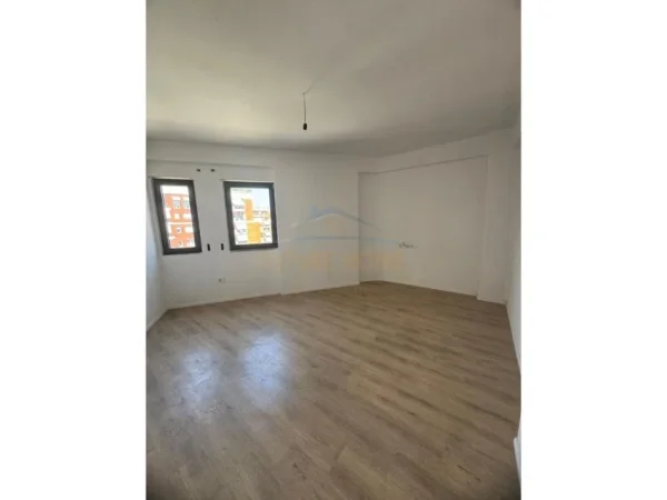 Tirane, shes apartament 2+1 Kati 5, 128 m² 217.600 € (Oasis Residence, Unaza e Re)