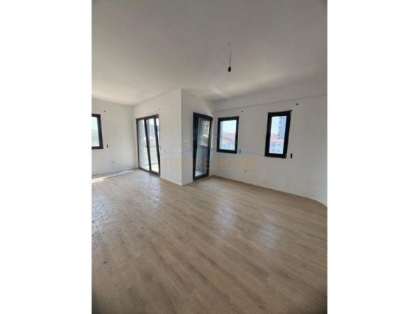 Tirane, shes apartament 2+1 Kati 5, 128 m² 217.600 € (Oasis Residence, Unaza e Re)