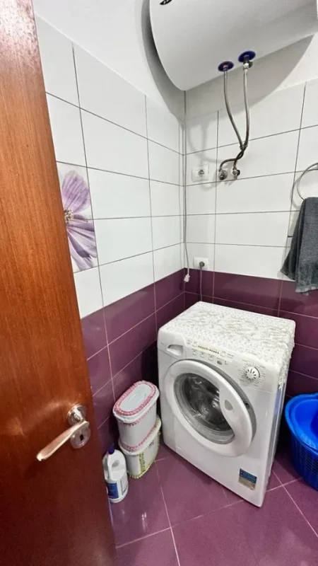 Tirane, jepet me qera apartament Kati 5, 110 m² 500 € (RRUGA MIKEL MARUBI)