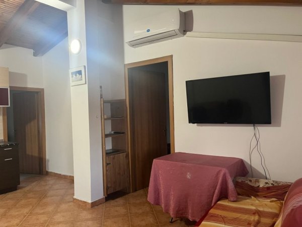 Tirane, jepet me qera apartament 1+1 Kati 1, 70 m² 510 € (RRUGA 5 MAJI)