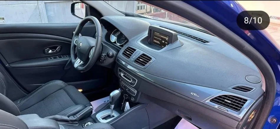 Tirane, shes makine Renault Megane Nafte, blu e errët automatik Klima 5.200 €