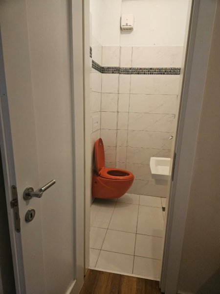 Tirane, jepet me qera apartament 3+1+Ballkon Kati 3, 160 m² 560 € (Qyteti Studenti)
