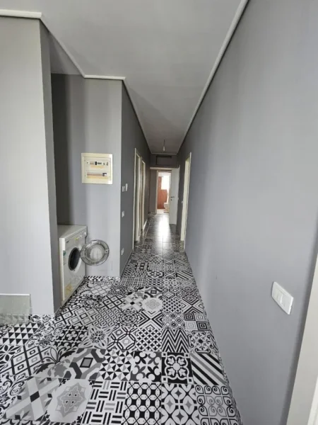 Tirane, jepet me qera apartament 3+1+Ballkon Kati 3, 160 m² 560 € (Qyteti Studenti)