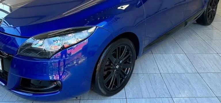 Tirane, shes makine Renault Megane Nafte, blu e errët automatik Klima 5.200 €