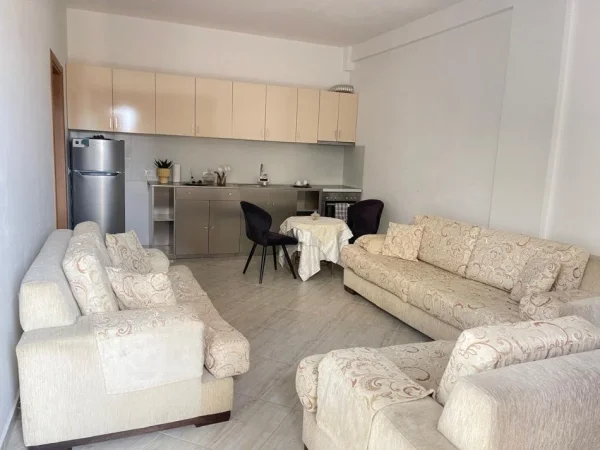 Tirane, jepet me qera apartament 1+1+Ballkon Kati 1, 70 m² 350 € (SELITE)