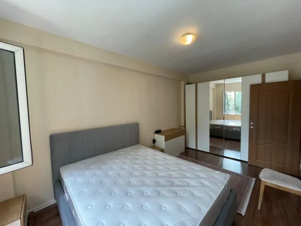 Tirane, jepet me qera apartament 3+1+Aneks+Ballkon Kati 2, 130 m² 1.200 € (GARDA LIQENI)