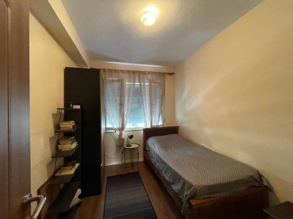 Tirane, jepet me qera apartament 3+1+Aneks+Ballkon Kati 2, 130 m² 1.200 € (GARDA LIQENI)
