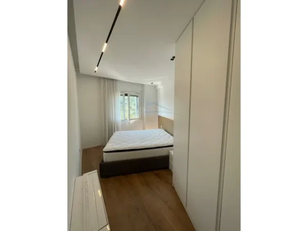 Tirane, jepet me qera apartament 1+1+Ballkon Kati 6, 59 m² 700 € (KODRA E DIELLIT)