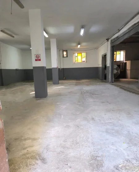 Tirane, jepet me qera magazine Kati 0, 260 m² 1.700 € (SIRI KODRA)