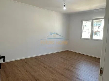 Tirane, shitet apartament 2+1+Ballkon Kati 4, 73 m² 129.000 € 