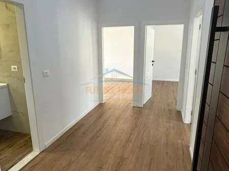 Tirane, shitet apartament 2+1+Ballkon Kati 4, 73 m² 129.000 € 