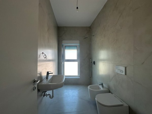 Tirane, jepet me qera apartament 1+1 Kati 5, 59 m² 350 € (ID: 1002-16)