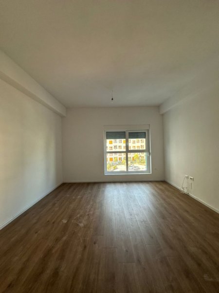 Tirane, jepet me qera apartament 1+1 Kati 5, 59 m² 350 € (ID: 1002-16)
