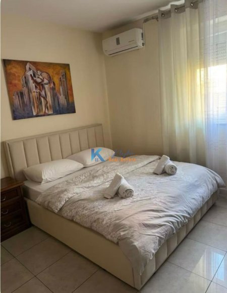 Tirane, jap me qera apartament 1+1+Ballkon Kati 3, 60 m² 500 € (afer Shkolles se Kuqe)