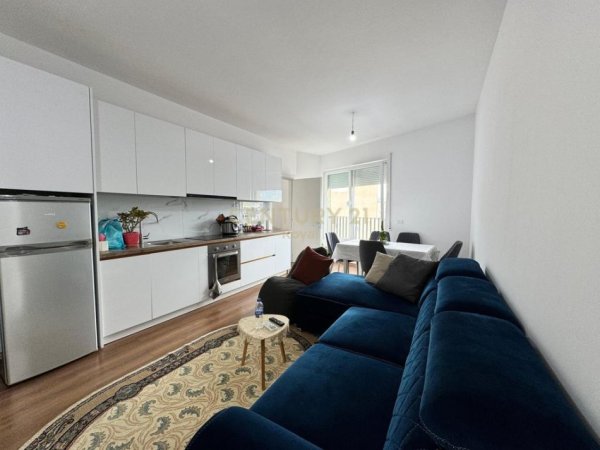 Shqiperi, jepet me qera apartament 2+1+Ballkon Kati 6, 83 m² 650 € (Don Bosko)