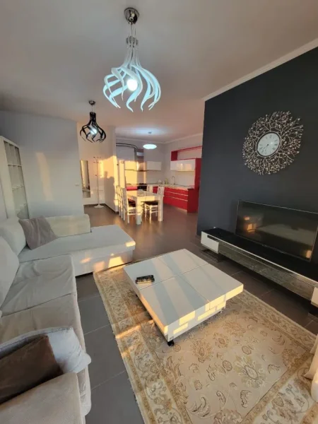 Tirane, jap me qera apartament 2+1+Ballkon Kati 6, 121 m² 120 € (Rruga Kadri Kerciku Qytet Studenti)