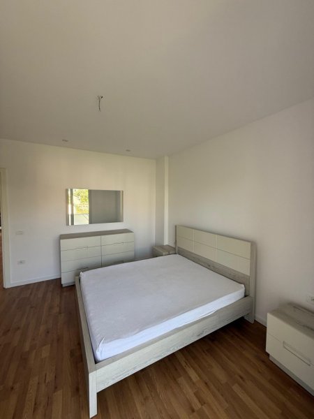 Tirane, jepet me qera apartament 2+1+Ballkon Kati 3, 100 m² 550 € (Kopshti Botanik)